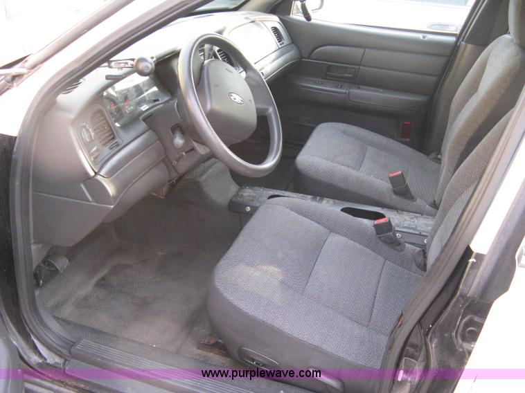 image for item A6049 2005 Ford Crown Victoria Police Interceptor