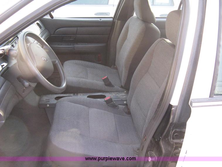 image for item A6049 2005 Ford Crown Victoria Police Interceptor