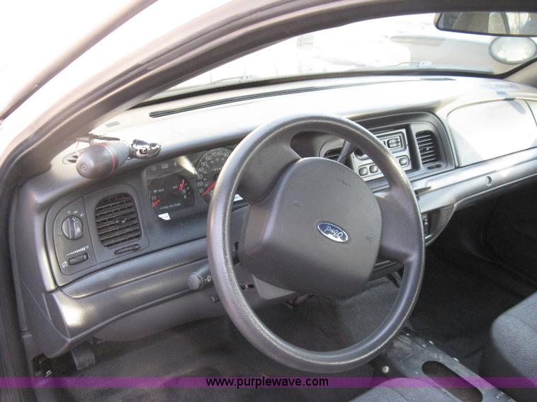 image for item A6049 2005 Ford Crown Victoria Police Interceptor