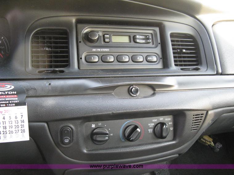 image for item A6049 2005 Ford Crown Victoria Police Interceptor