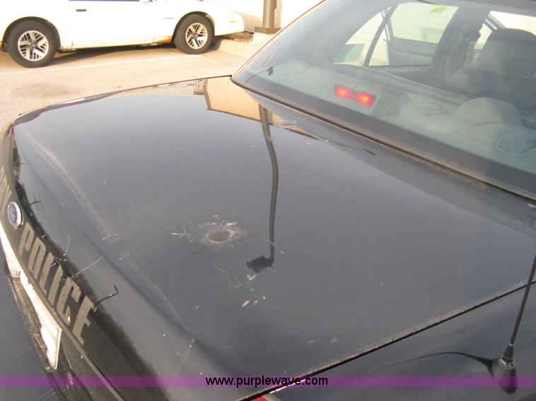 image for item A6049 2005 Ford Crown Victoria Police Interceptor