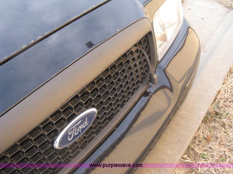 image for item A6049 2005 Ford Crown Victoria Police Interceptor