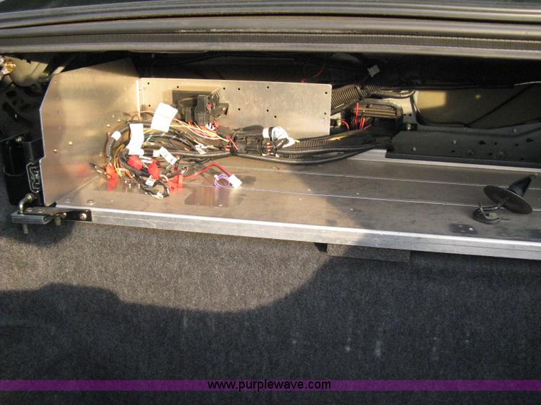 image for item A6049 2005 Ford Crown Victoria Police Interceptor