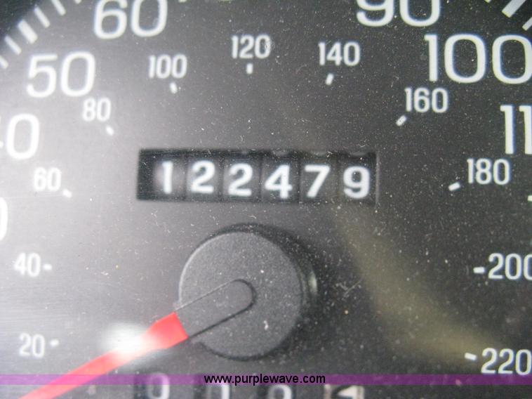 image for item A6049 2005 Ford Crown Victoria Police Interceptor