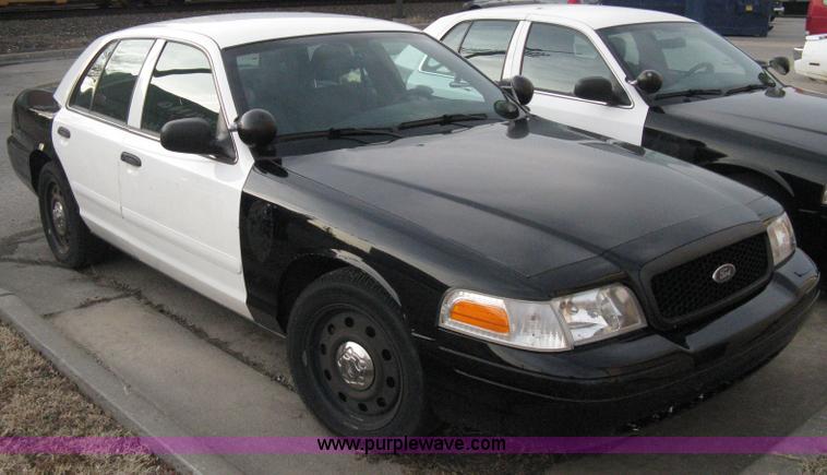 image for item A6050 2007 Ford Crown Victoria Police Interceptor