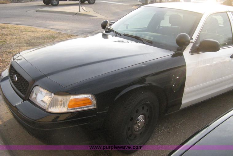 image for item A6050 2007 Ford Crown Victoria Police Interceptor