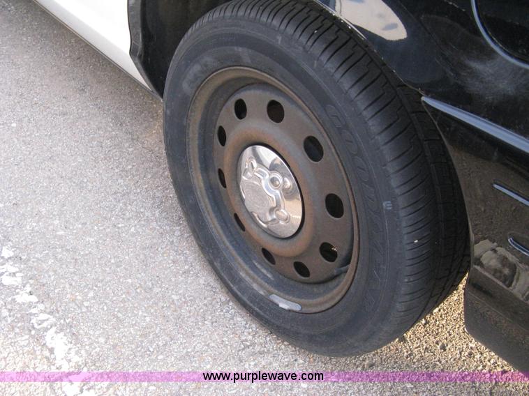 image for item A6050 2007 Ford Crown Victoria Police Interceptor