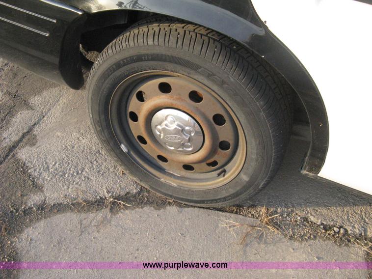 image for item A6050 2007 Ford Crown Victoria Police Interceptor