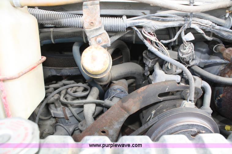 image for item A6609 1985 Ford E350 ambulance