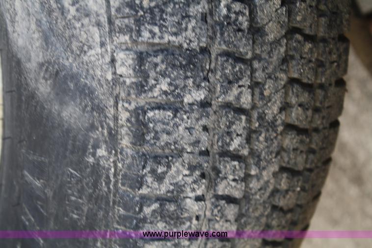 image for item A6609 1985 Ford E350 ambulance