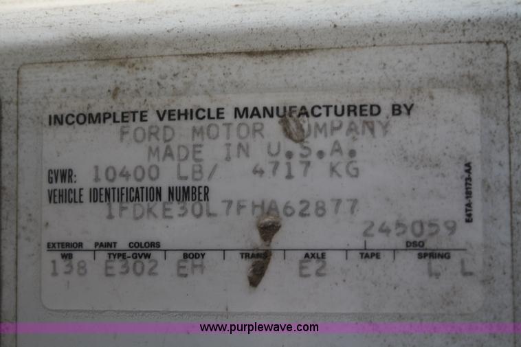 image for item A6609 1985 Ford E350 ambulance