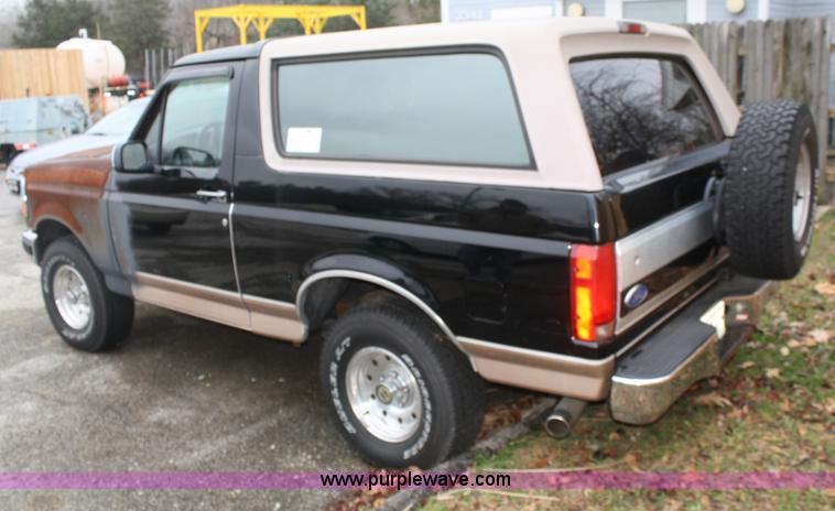 image for item A6619 1996 Ford Bronco SUV