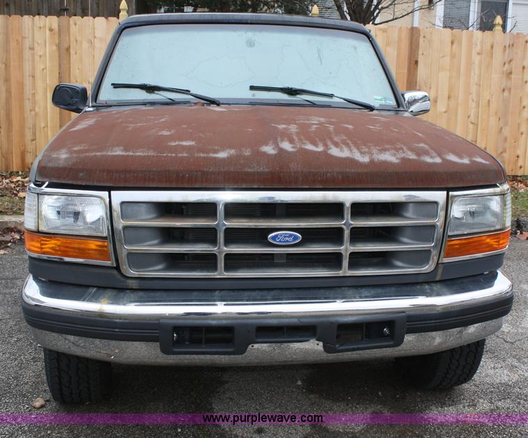 image for item A6619 1996 Ford Bronco SUV