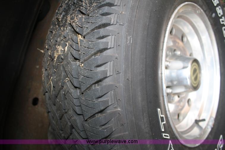 image for item A6619 1996 Ford Bronco SUV