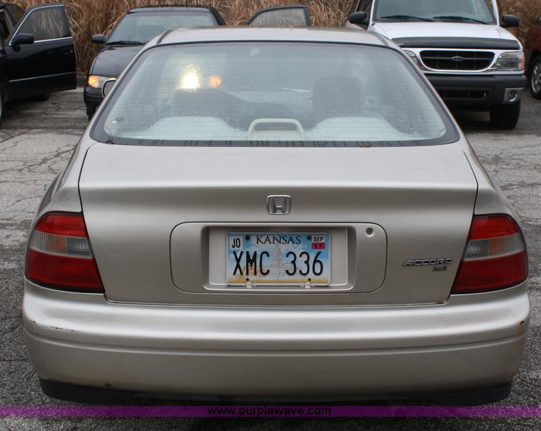 image for item A6620 1995 Honda Accord LX