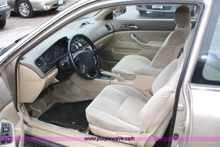 image for item A6620 1995 Honda Accord LX