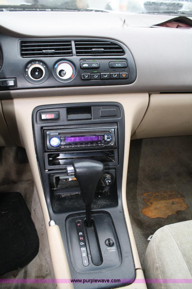 image for item A6620 1995 Honda Accord LX