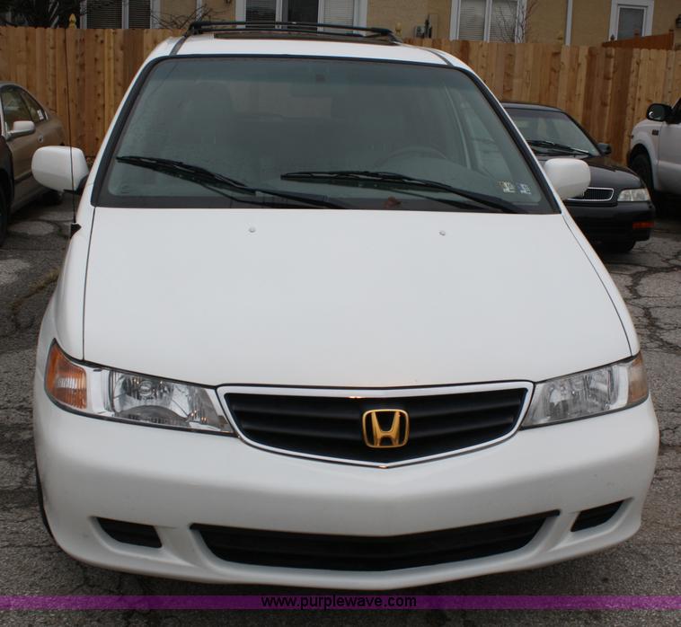 image for item A6621 2002 Honda Odyssey EX mini van