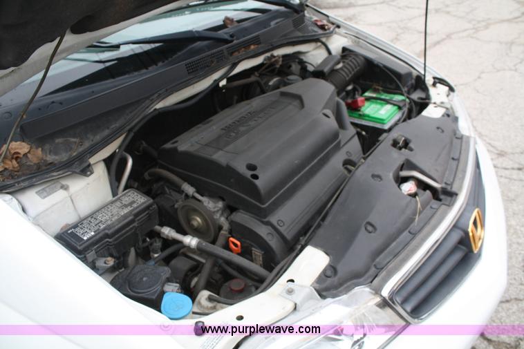 image for item A6621 2002 Honda Odyssey EX mini van