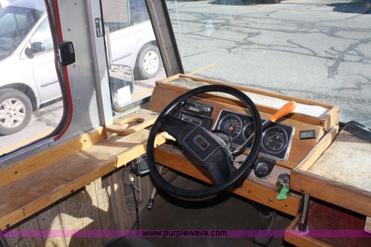 image for item A6638 1987 Chevrolet P30 step van