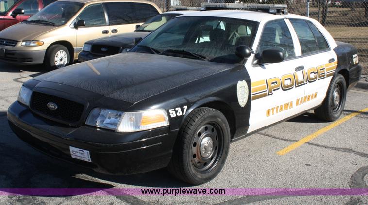 image for item A6639 2007 Ford Crown Victoria Police Interceptor