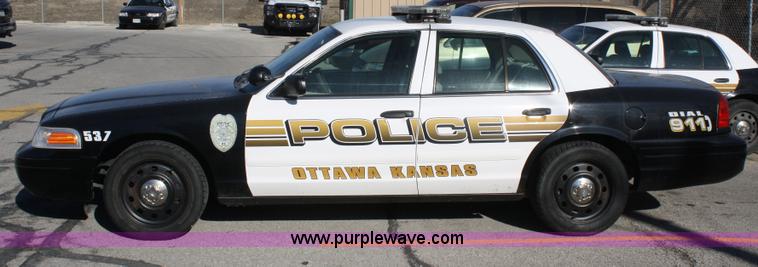 image for item A6639 2007 Ford Crown Victoria Police Interceptor