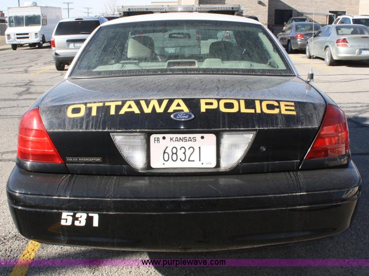 image for item A6639 2007 Ford Crown Victoria Police Interceptor
