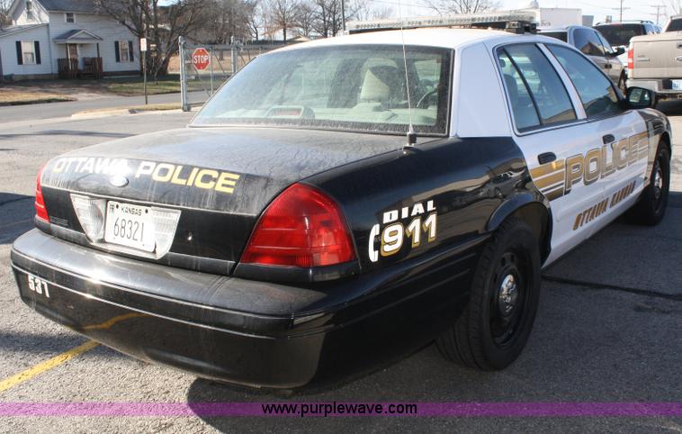 image for item A6639 2007 Ford Crown Victoria Police Interceptor