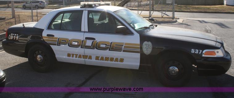 image for item A6639 2007 Ford Crown Victoria Police Interceptor