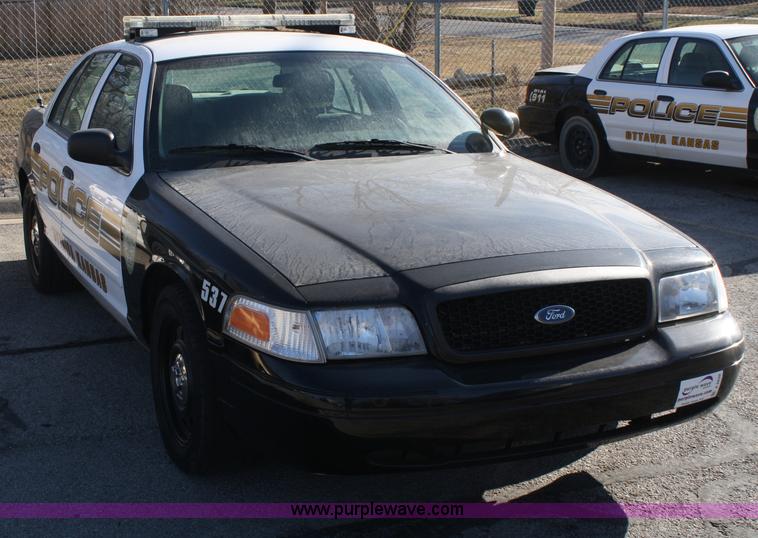 image for item A6639 2007 Ford Crown Victoria Police Interceptor