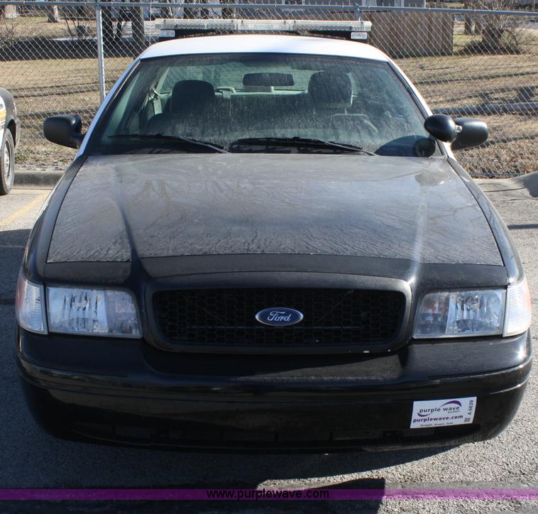 image for item A6639 2007 Ford Crown Victoria Police Interceptor