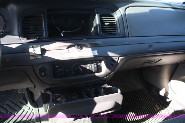 image for item A6639 2007 Ford Crown Victoria Police Interceptor