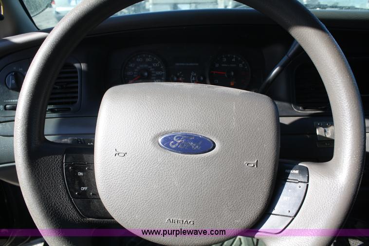 image for item A6639 2007 Ford Crown Victoria Police Interceptor