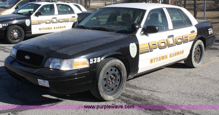 image for item A6640 2007 Ford Crown Victoria Police Interceptor