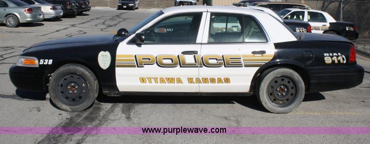 image for item A6640 2007 Ford Crown Victoria Police Interceptor