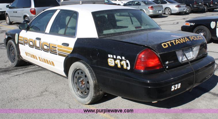image for item A6640 2007 Ford Crown Victoria Police Interceptor