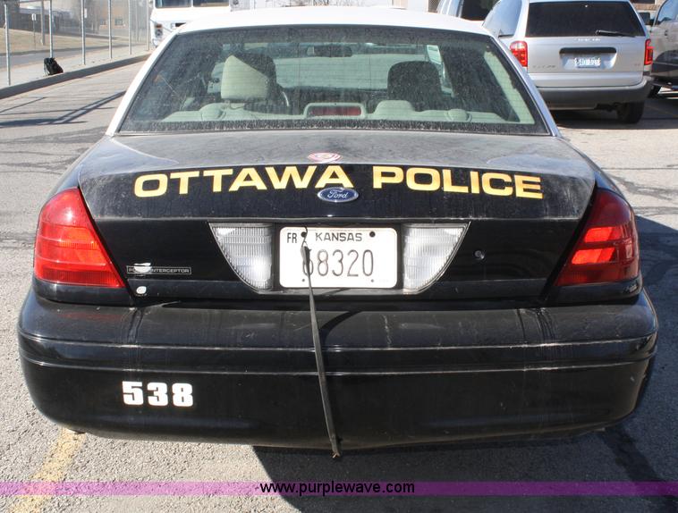 image for item A6640 2007 Ford Crown Victoria Police Interceptor