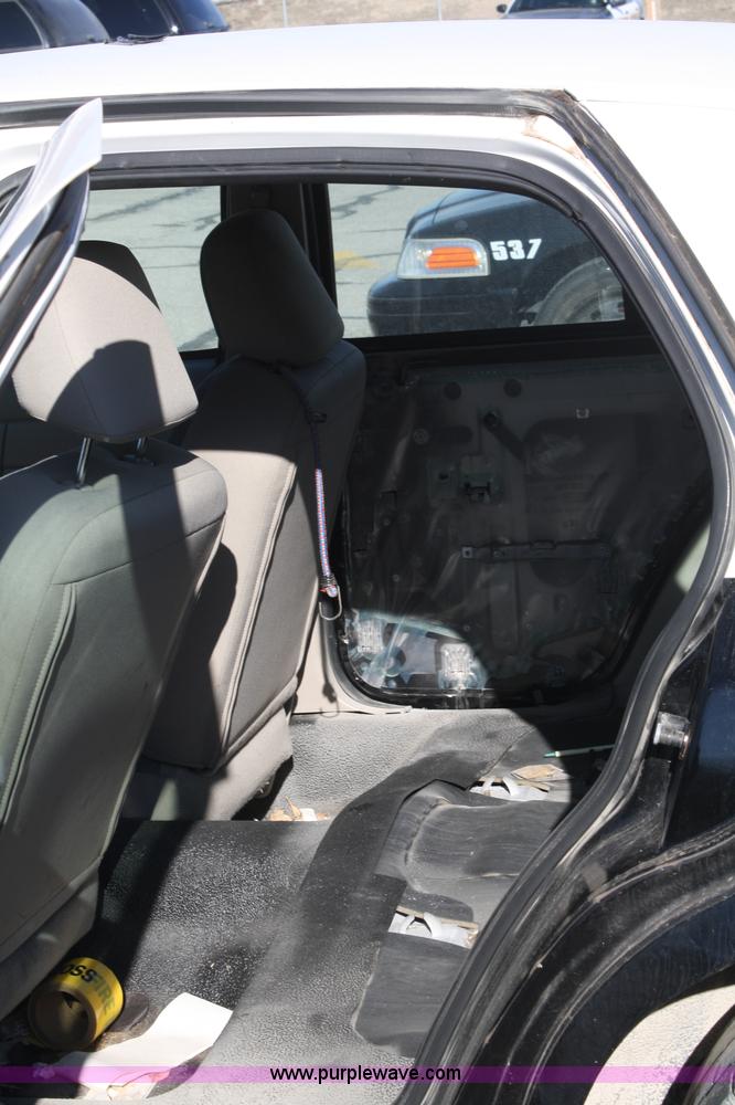 image for item A6640 2007 Ford Crown Victoria Police Interceptor