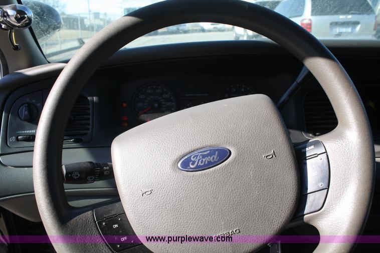 image for item A6640 2007 Ford Crown Victoria Police Interceptor