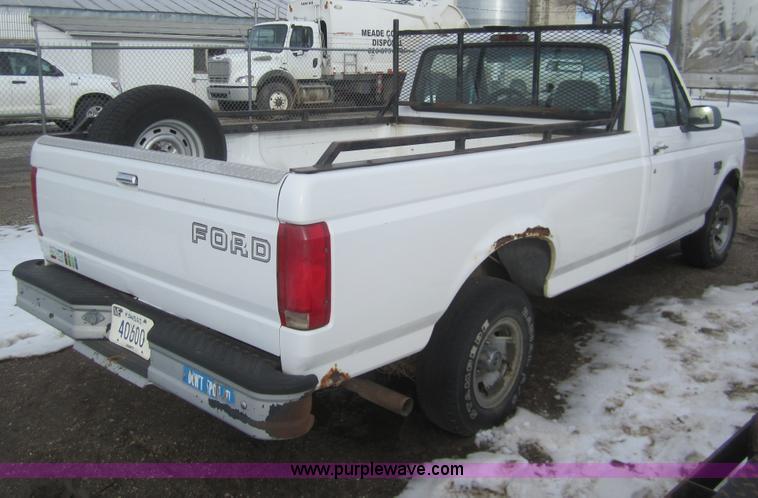 image for item B5570 1995 Ford F150 XL pickup truck