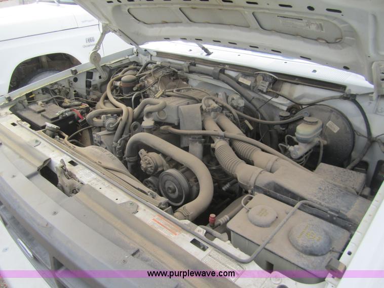 image for item B5570 1995 Ford F150 XL pickup truck