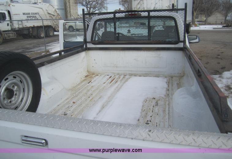 image for item B5570 1995 Ford F150 XL pickup truck