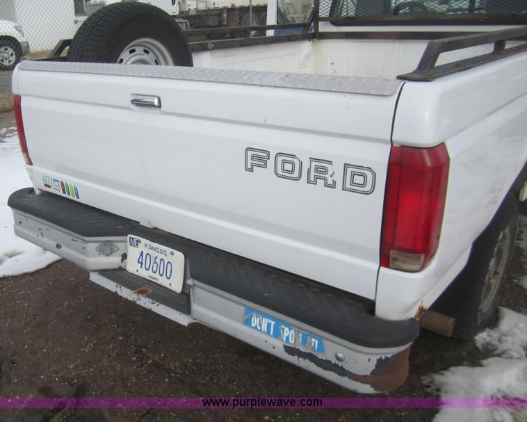 image for item B5570 1995 Ford F150 XL pickup truck