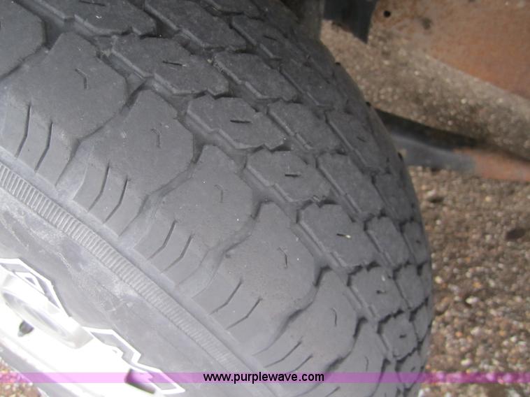 image for item B5570 1995 Ford F150 XL pickup truck