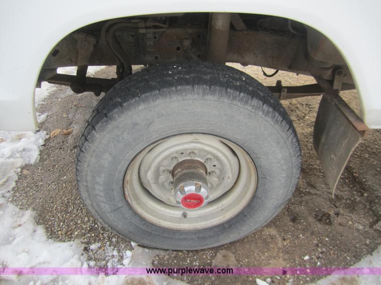 image for item B5571 1974 Ford F250 Custom pickup truck