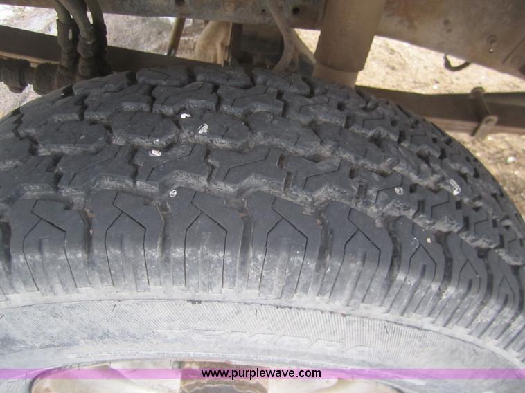 image for item B5571 1974 Ford F250 Custom pickup truck