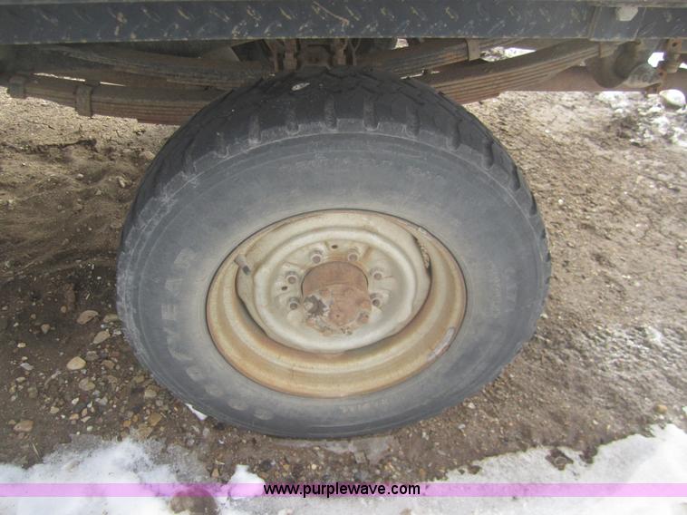 image for item B5571 1974 Ford F250 Custom pickup truck