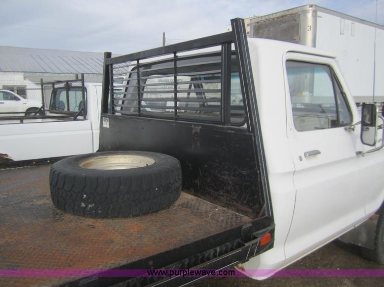 image for item B5571 1974 Ford F250 Custom pickup truck