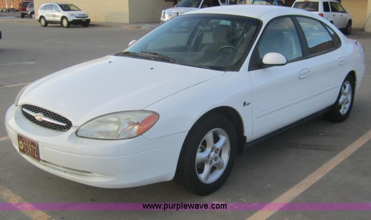 image for item B5593 2000 Ford Taurus SE