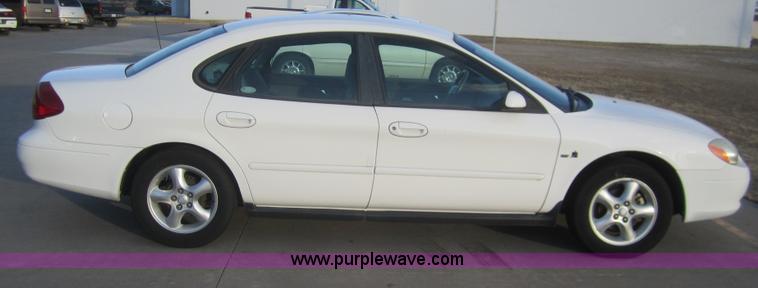 image for item B5593 2000 Ford Taurus SE